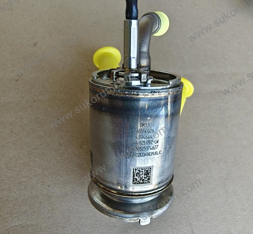 Cummins 4394644 urea injector 