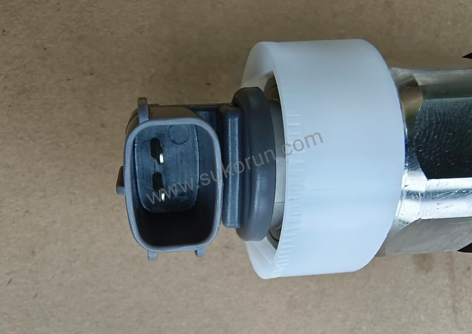 Common Rail Fuel Injector 23670-30240 for Toyota Engine