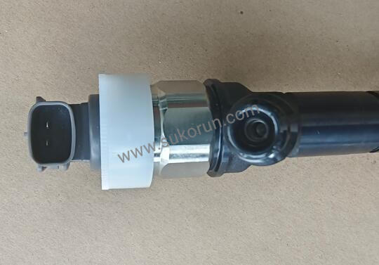 Common Rail Fuel Injector 23670-51031 for Denso 095000-9730