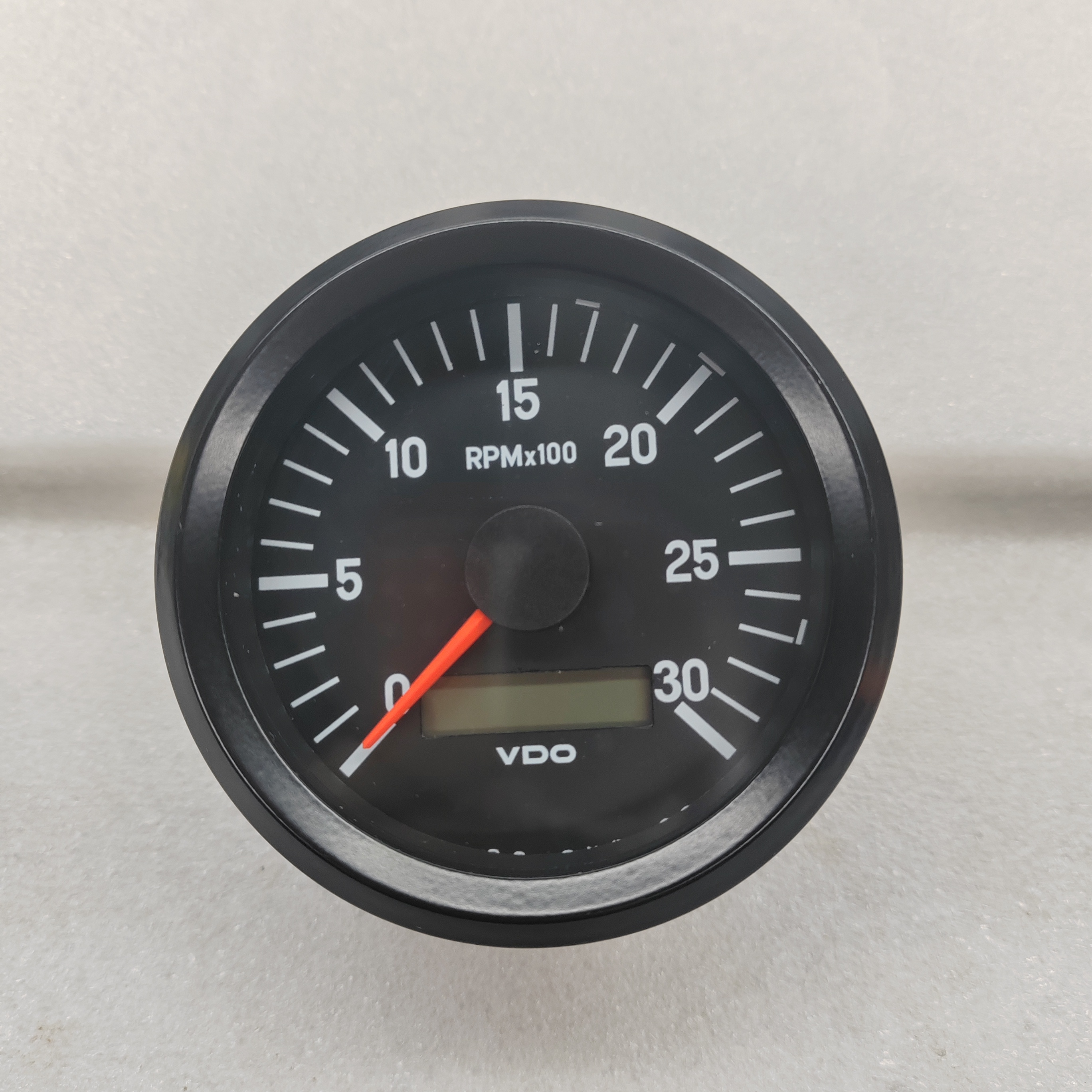 VDO Cockpit International Tachometer 333-035-010 80mm 12-24V-Sukorun